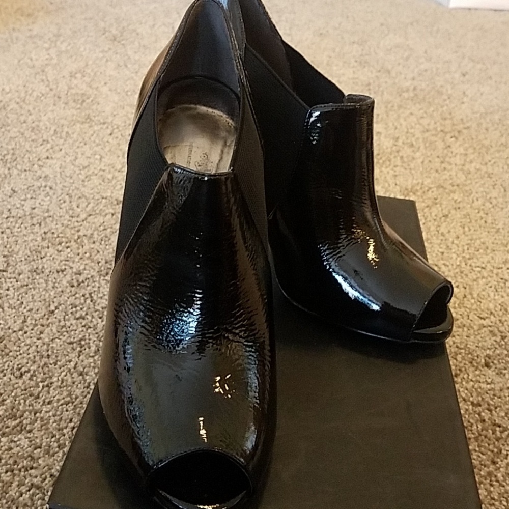 Black peep toed booties